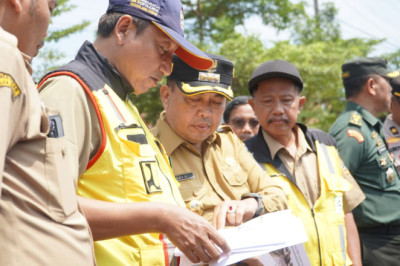Pj Bupati Jepara Tinjau Perbaikan Jalan Jepara – Keling