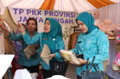Pameran HKG PKK di Balekambang, Kriya Jateng Digandrungi Konsumen Luar Provinsi