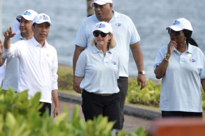 Presiden Jokowi Tunjukan Konservasi Mangrove pada Kepala Negara dan Delegasi KTT WWF