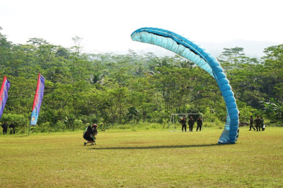 Kembangkan “Sport Tourisme”, Desa Sijenggung Banjarmangu Bersiap Jadi Lokasi Paralayang