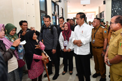 Presiden Jokowi Tinjau Fasilitas dan Pelayanan Kesehatan di RSUD Bob Bazar di Lampung Selatan