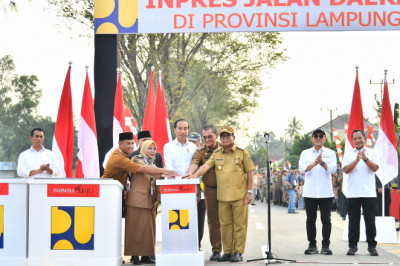Presiden Resmikan Inpres Jalan Daerah di Provinsi Lampung