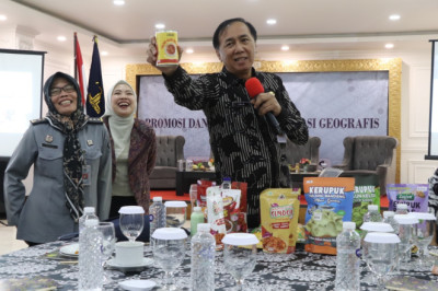 Brebes Daftarkan Garam Rebus dan Batik Salem sebagai Indikasi Geografis
