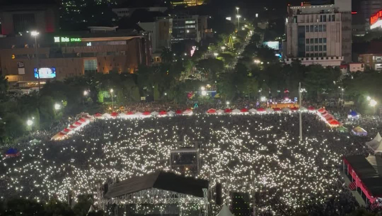 Denny Caknan Konser di Lapangan Simpang Lima Semarang
