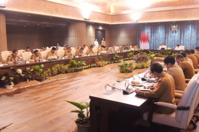 Bertemu para Gubernur, Presiden Jokowi: Tekankan Pentingnya Keselarasan Program Daerah dengan Kebijakan Pusat