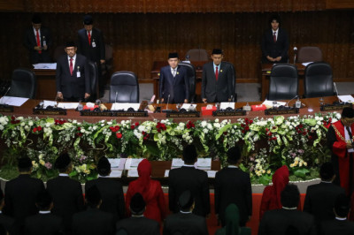 Anggota DPRD Jateng Dilantik, Pj Gubernur Harap Mereka Jadi Wakil dan Mewakili Rakyat