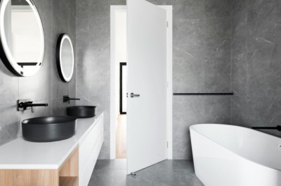 10 Rekomendasi Warna Keramik Kamar Mandi yang Bagus