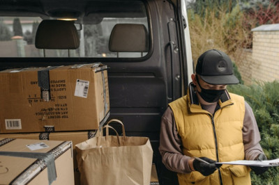 10 Jasa Pengiriman Express Terbaik dan Keuntungannya