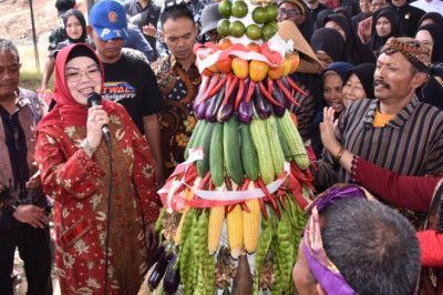 Dukung Desa Wisata, Pemdes Jangglengan Gelar Kirab Budaya dan Lomba Perahu Dayung