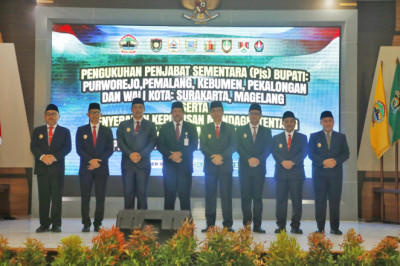 Jelang Kampanye, Nana Sudjana Kukuhkan 6 Penjabat Sementara Kepala Daerah 