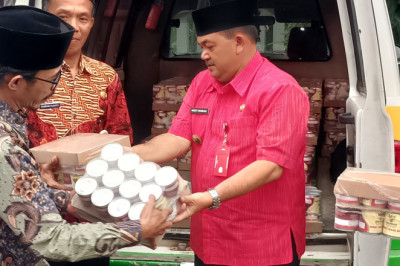 Tangani Stunting, Baznas Kabupaten Semarang Sumbang 1.008 Kaleng Kornet