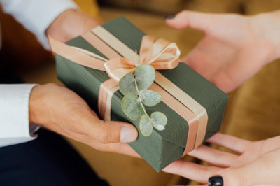 15 Ide Kado untuk Hari Guru yang Bermanfaat