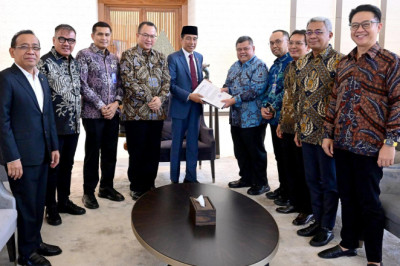 Bertemu Pansel KPK, Presiden Jokowi Terima Daftar Nama Capim dan Cadewas