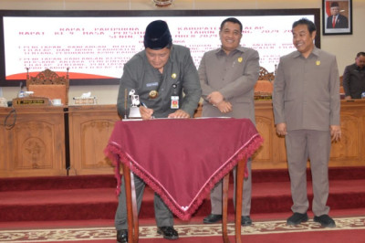 Raperda APBD Perubahan 2024 Kabupaten Cilacap Disahkan
