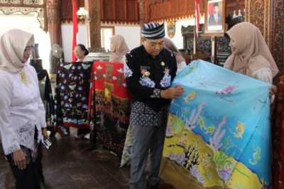 Perajin Batik Jepara Tidak Takut Karyanya Diplagiat