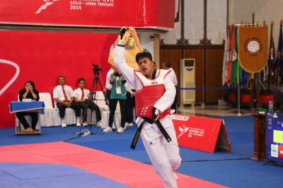 Ingat Petuah Almarhumah Ibu, Udin Bangkit dan Raih Medali Emas Para Taekwondo