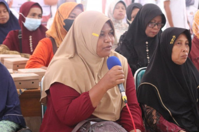 Puluhan Perempuan Rawan Sosial Ekonomi, Korban Kekerasan, dan Pekerja Migran, Terima Bantuan