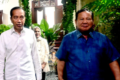 Pertemuan Hangat Presiden Prabowo dan Presiden ke-7 RI di Kota Surakarta