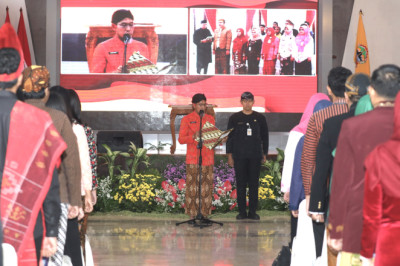 Lantik Pejabat Fungsional, Sekda Jateng : Tingkatkan Layanan, Jangan Anti Kritik