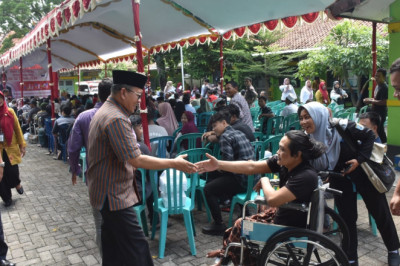 Pemkab Demak Serahkan Bantuan Rp1 Miliar bagi Penyandang Disabilitas