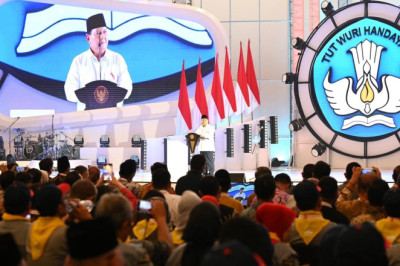 Hadiri Puncak Peringatan Hari Guru Nasional, Presiden Prabowo: Pendidikan adalah Kunci Kebangkitan Bangsa Indonesia
