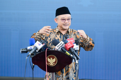 Pemerintah Kaji Kebijakan Pembelajaran Coding dan Evaluasi Kebijakan Zonasi PPDB