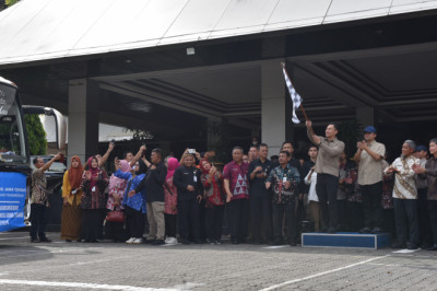 Puluhan Keluarga Transmigran Dilepas, Sekda Jateng Usulkan Transmigrasi Tematik