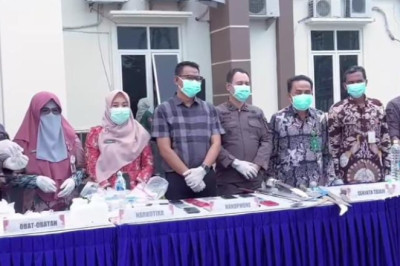 Kejari Demak Musnahkan Barang Bukti Tindak Kejahatan dan Narkoba
