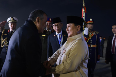 Presiden Prabowo Tiba di Mesir untuk Hadiri KTT D-8