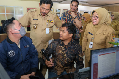 Resmikan Ruang Pelayanan Perizinan DPMPTSP, Pj Gubernur Jateng Harap Lebih Tingkatkan Investasi