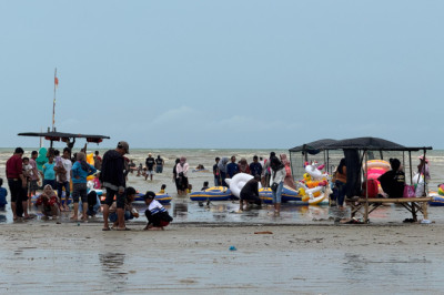 Selama Libur Nataru, Pantai Karangjahe Dikunjungi 46 Ribu Wisatawan