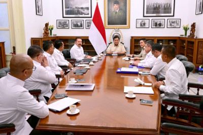 Presiden Prabowo Panggil Jaksa Agung dan Jajaran Jaksa Agung Muda Bahas Korupsi dan Perizinan Ilegal