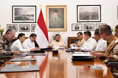 Presiden Prabowo dan Jajaran Bahas Kebijakan Strategis Devisa Hasil Ekspor