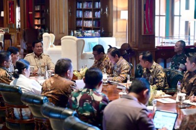 Presiden Prabowo Pimpin Rapat Terbatas Bahas Penataan Lahan Perkebunan Sawit