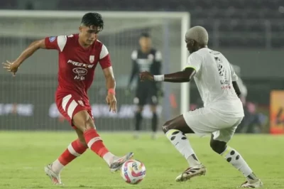 Gol Indah Ramadhan Sananta Bawa Kemenangan Persis Solo Atas Persebaya di Stadion Manahan
