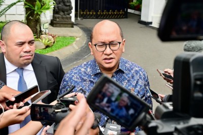 Presiden Prabowo Bahas Strategi Penguatan Investasi Mobil Listrik di Istana Merdeka