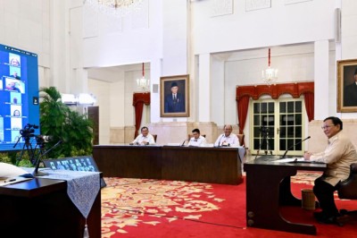 Lewat Konferensi Video, Presiden Prabowo Pastikan Program MBG Berjalan Lancar di Daerah