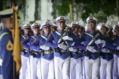 Presiden Prabowo Saksikan Defile Pasukan di Akmil Magelang, Tampilkan Kedisplinan dan Kebersamaan TNI-Polri