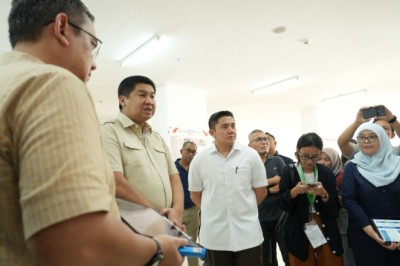 Seskab Teddy Indra Wijaya Tinjau Revitalisasi Wisma Atlet Kemayoran