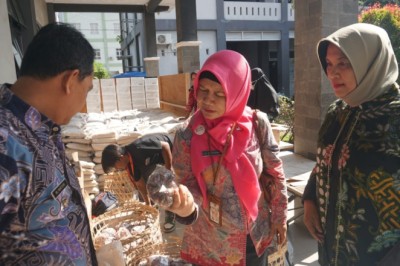 Gelar Subsidi Pangan di Pekalongan Barat, Warga Terbantu dengan Harga Murah