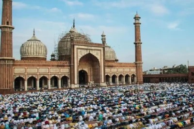 Niat Sholat Idul Fitri Berjamaah dan Sendirian, Ini Tata Caranya