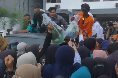 Warga Antusias Sambut Pembagian 2.500 Paket Sayuran Gratis