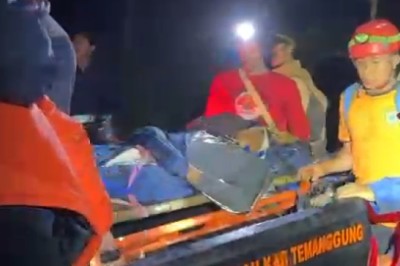 Alami Cedera, Dua Pendaki Dijemput dari Gunung Sindoro