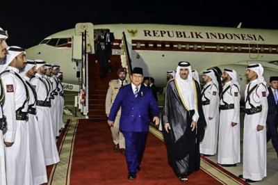 Presiden Prabowo Tiba di Doha untuk Kunjungan Resmi
