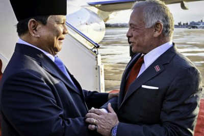 Sambutan Hangat dan Penghormatan Tinggi, Presiden Prabowo Disambut Langsung Raja Abdullah II di Amman