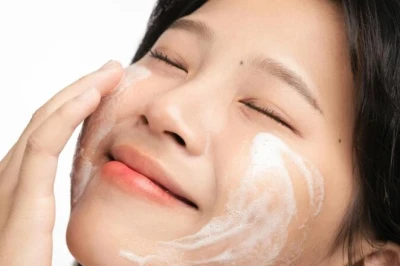 10+ Facial Wash Lokal untuk Ibu Hamil, Terbaik di 2025!