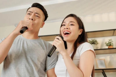 30 Lagu Kenangan yang Asyik dan Emosional untuk Karaoke