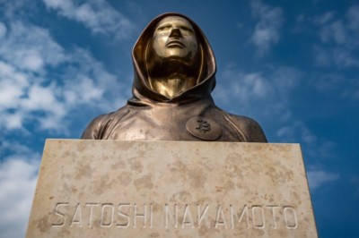 Patung Kedua Satoshi Nakamoto Telah Dibangun, Simak Detailnya!