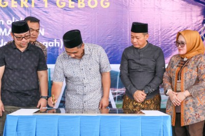 Dorong Peningkatan Mutu Pendidikan, Taj Yasin Resmikan Gedung Serbaguna SMAN 1 Gebog