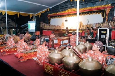 Meriah, Pagelaran Wayang Kulit Gayuh Pancer Ratu Tanah Jowo Peringatan Hari Jadi Kota Magelang